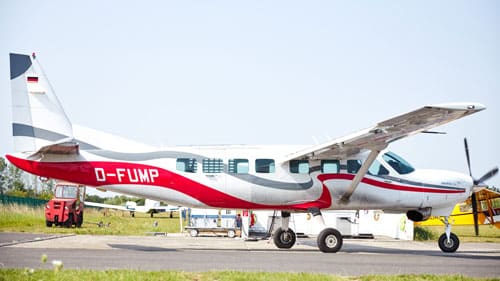 takeoff-fallschirmspringen-flugzeug-cessna-3-500x281