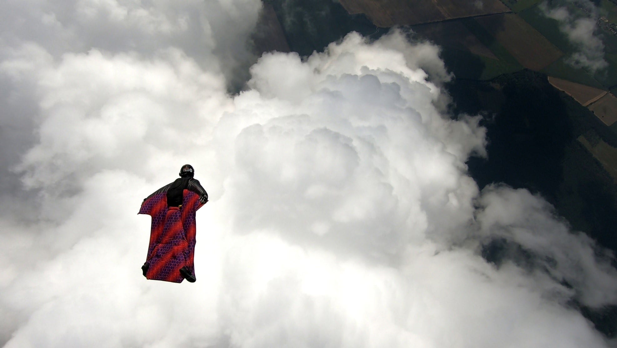 08-Wingsuit 08-Wingsuit